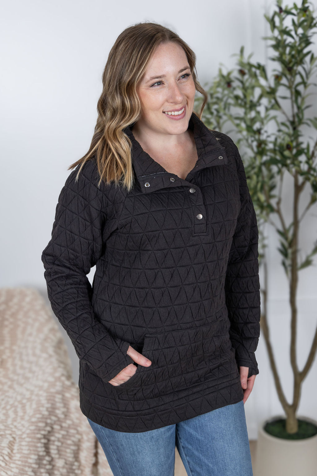 Geometric Button Snap Pullover - Black
